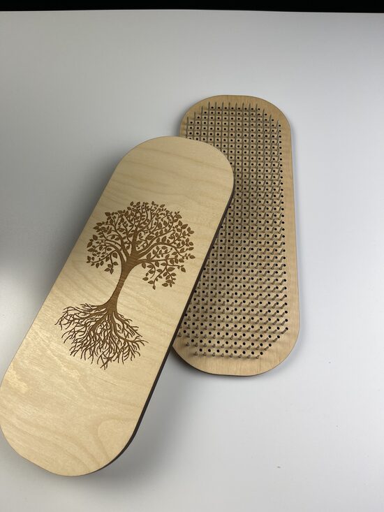 Sadhu board (naglu dēlis)